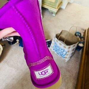 Ugg Boots - kids size 6- adult women’s 8 NIB-